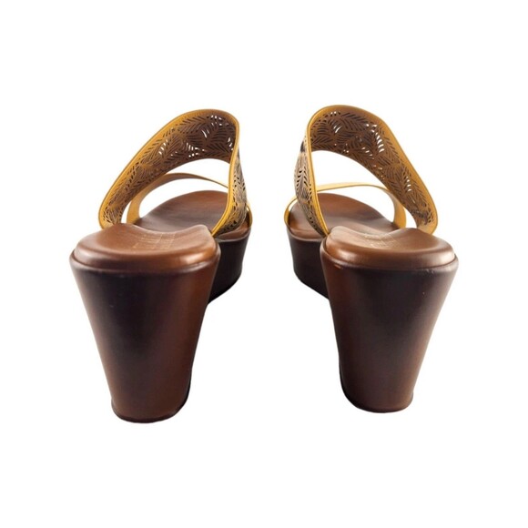 Italian Shoe Makers Women’s Sandals Yellow Size 8 Platform Wedge Italy Straps - Picture 8 of 9